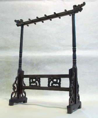 Brush rack, dragon design